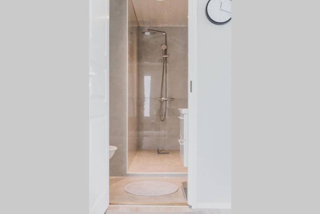 Beautiful New Studio Apartment Nearby The Center ตูร์กู ภายนอก รูปภาพ